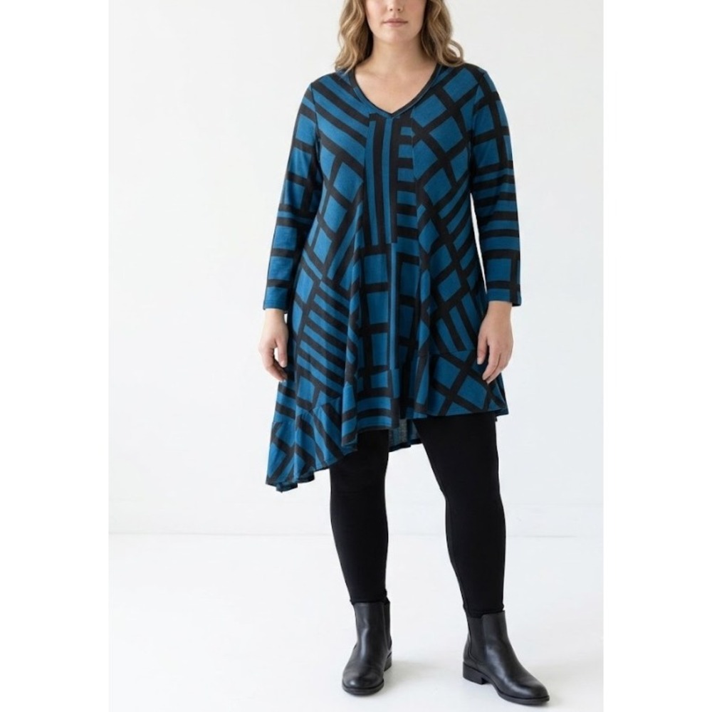 Comfy USA Tunic XL Blue Black Geometric V-Neck Asymmetric Stretch Knit